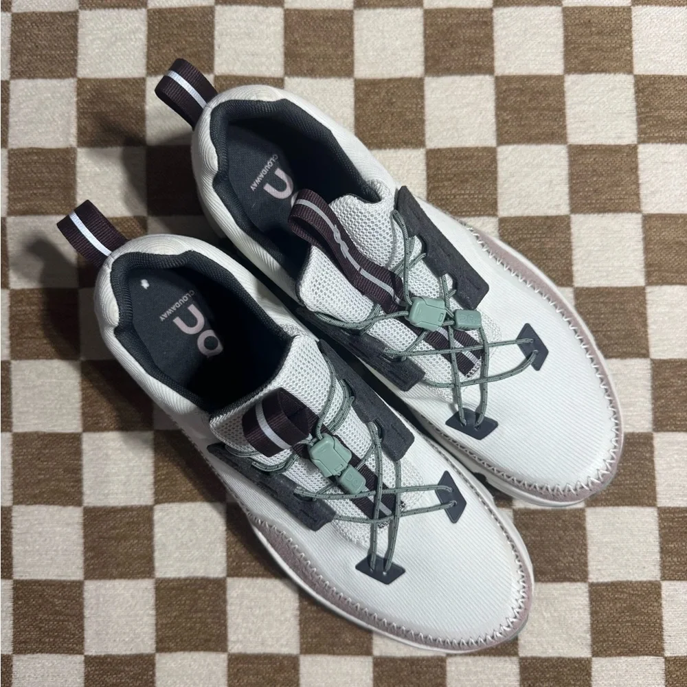 On Cloudaway Athletic Shoes in Ice/Moss Size 10.5 - Picture 2 of 5